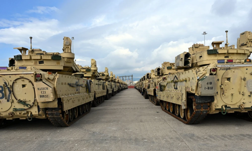 «Πλημύρισε» με αμερικανικά Abrams και Bradley το λιμάνι της Αλεξανδρούπολης